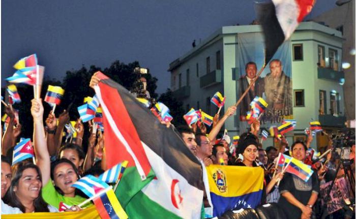 Un concerto di giovnia rtistsi cuban inappohggio al popolo e al governo bolivaraianai pe rl apace la giustizia e lunità  latinoamericana, nell’Università de lL’Avana qustao concerto è una del moltisime attività ch eis realizzano il tutto ilteritorio naioal eper appoggiar ilvenzuela 