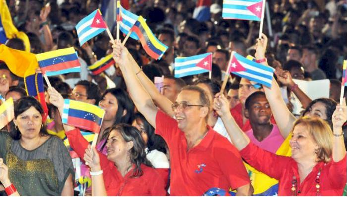 Un concerto di giovnia rtistsi cuban inappohggio al popolo e al governo bolivaraianai pe rl apace la giustizia e lunità  latinoamericana, nell’Università de lL’Avana qustao concerto è una del moltisime attività ch eis realizzano il tutto ilteritorio naioal eper appoggiar ilvenzuela 