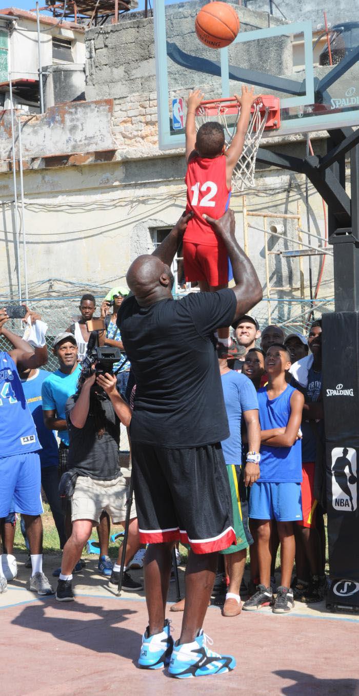 Shaq: un gigante a L’ Avana