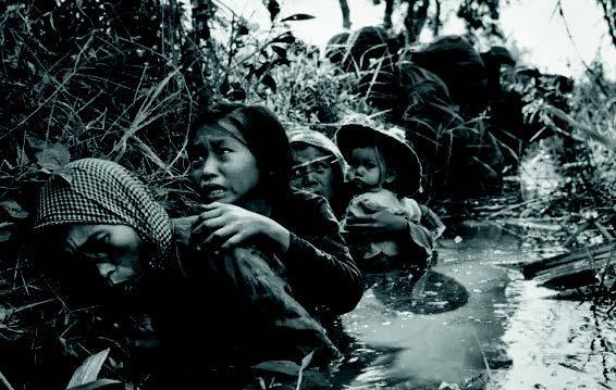 Kissinger ha ricevuto il Premio Nobel della Pace, nonostante la sua complicità con i bombardamenti massivi sul Vietnam e la Cambogia.