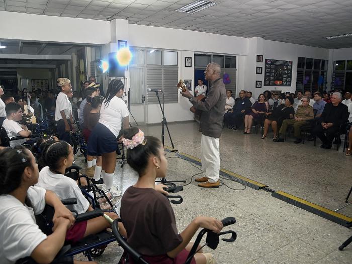 Scuola di solidarietà con Panama.